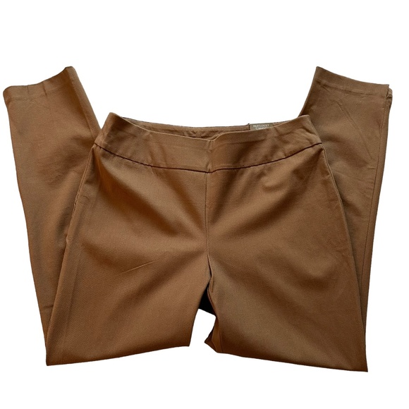 Chico's Pants 1.5 Short US M/10 Short Slimming 4 Way Stretch Pull on Cafe NEW - Picture 4 of 16